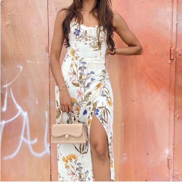 Reformation Dresses & Skirts - Reformation Kourtney Dress in Frolic 2